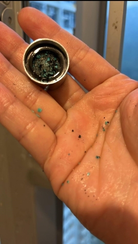 滤嘴满布黑色物质